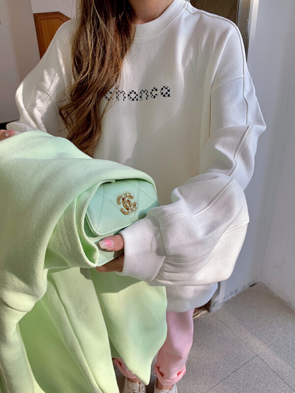 New year in early spring! [love] Korean alphabet fashion pullover 831# WTT