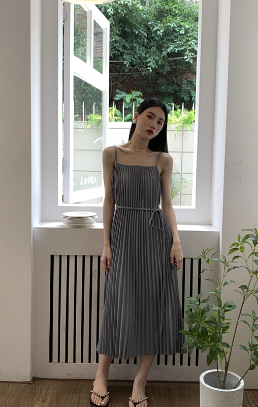[new open] Korean fashionable design pleated foreign style suspender dress (with waist rope) hb22787# zxl