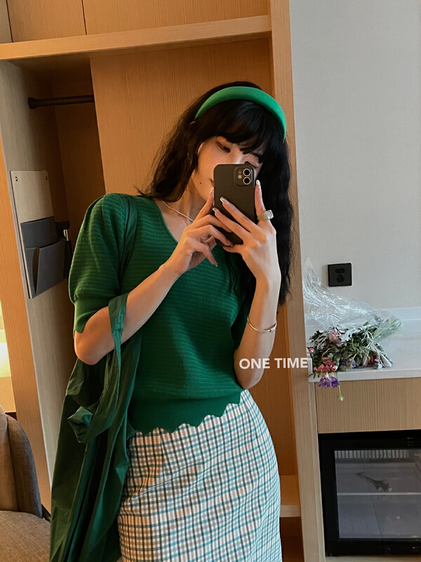 goods in stock! New year in early spring! [one time] simple solid color versatile Pullover T-shirt 21203# CLS