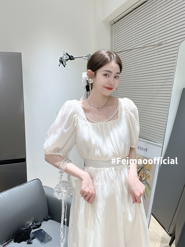 New in early summer! [Feimao Philippine cat] Korean style square neck personalized hollow out dress ym-7425# LSL