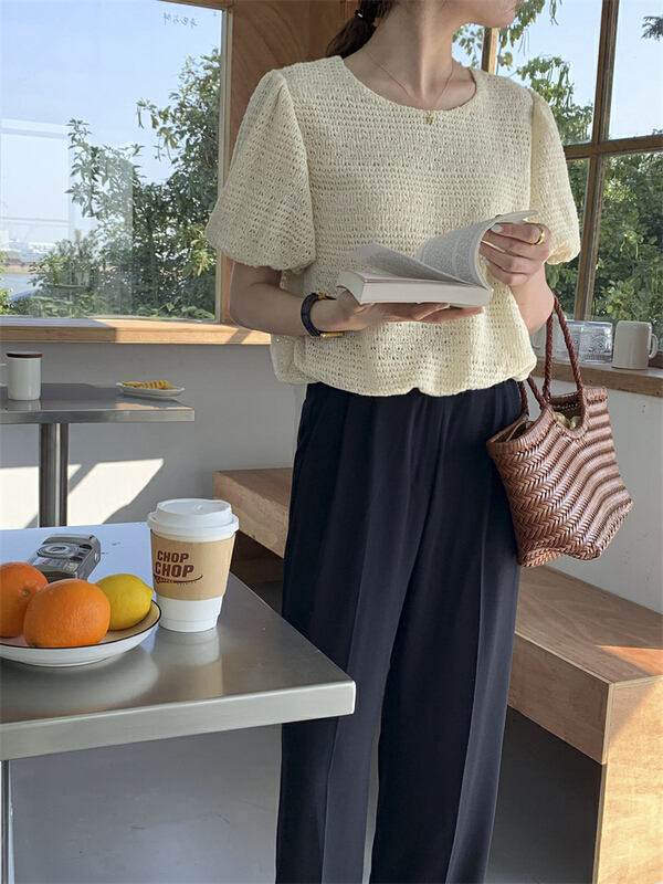 goods in stock! New in early summer! [about me] hollow out round neck pattern blouse 212013# cqw