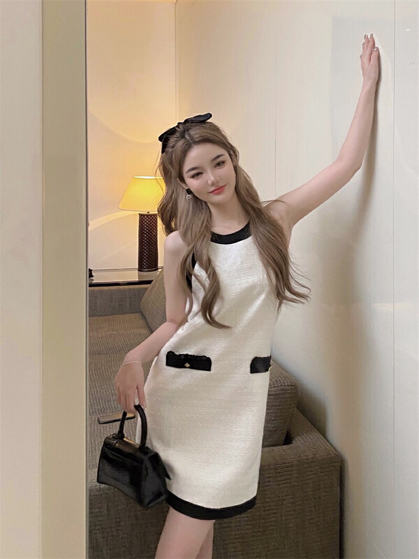 New in early summer! [Doudou family] French style small fragrance color contrast round neck sleeveless dress 88235# CLS