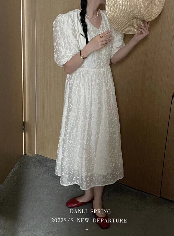 [new August] V-neck temperament love embroidery dress 6180# HBx