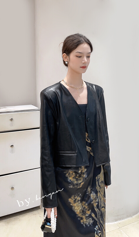 goods in stock! New year in early spring! [benyan] V-neck single breasted love leather jacket 7633# zxx