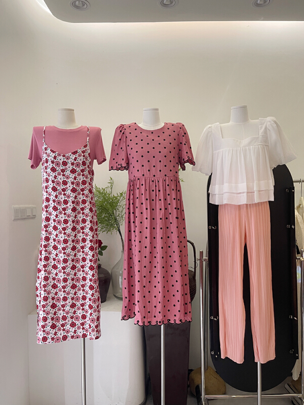 New in early summer! [timely rain] sweet and pure wind, vintage broken flower suspender dress ➕ Versatile simple candy color short sleeve T-shirt set 99957# WPL