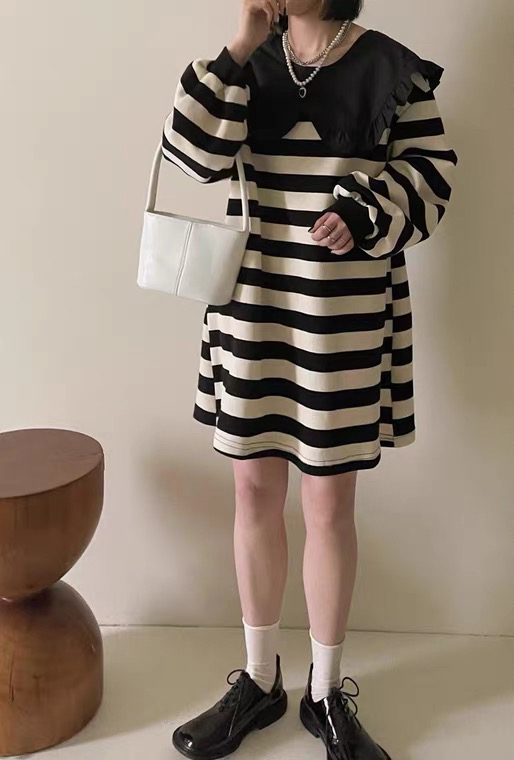 New year in early spring! [L.L studio] Korean loose stripe age reducing baby collar sweater 7081# PCZ