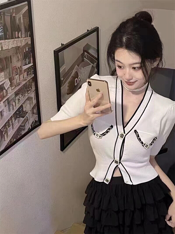 [Danling] V-neck small fragrance fashion classic chain decorative knitted cardigan 1089# PCZ