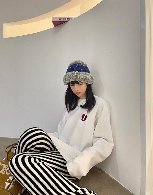 New in early summer! [Nancy] love embroidery Pullover long sleeve T-shirt 8521# WPL