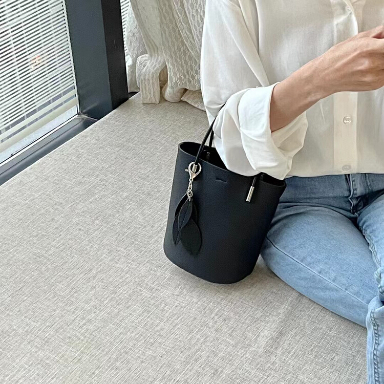 [Mi he] fashionable minority Design Handbag (with small bag and key chain) 5557# lwy