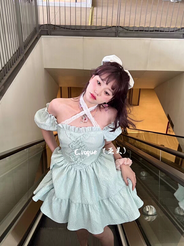 [c.vogue] French sweet and spicy fungus lace neckline off shoulder dress 28200# PCZ