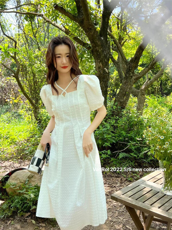 New in early summer! [vanroi Fanluo clothes] Korean style waist closing square neck dress 8187# hjy