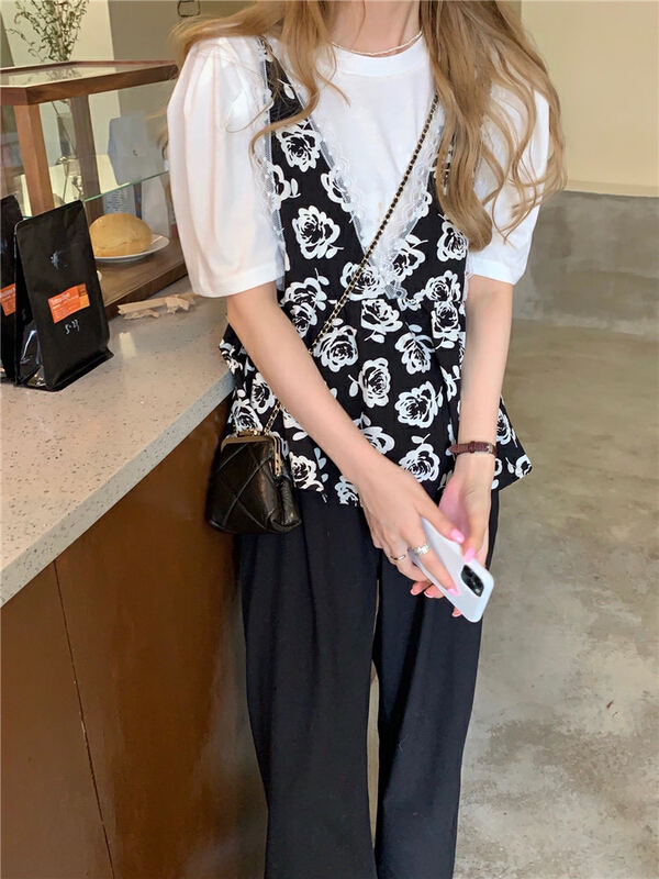 [timely rain] Han Feng ins sweet round neck print stitched lace fake two small shirts (only small shirts) 05589# WPL