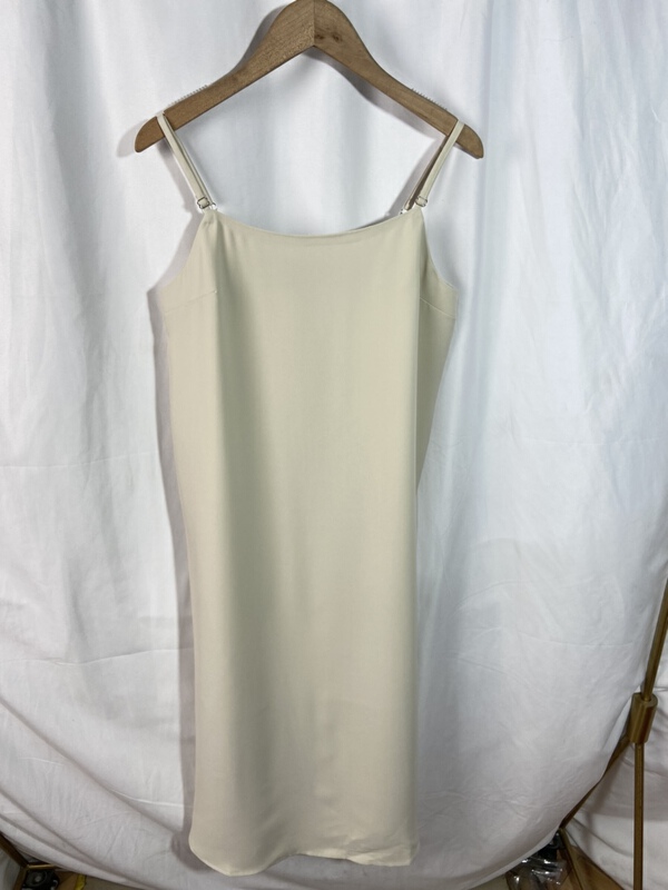 New in early summer! [Yi show shop] simple sling, age reducing and thin dress 971# Cl