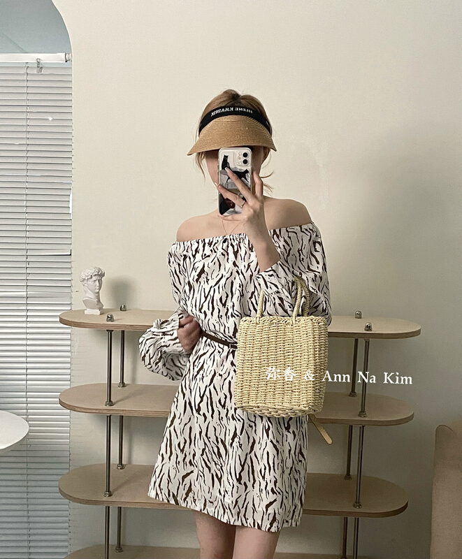 [Mi Xiang] Chiffon pattern elastic one shoulder dress (with belt) 5186# hjy