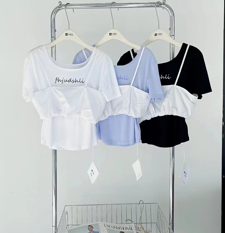 [qixuaner] Korean sweet style printed short sleeved T-shirt + short suspender vest set 2669# LSW