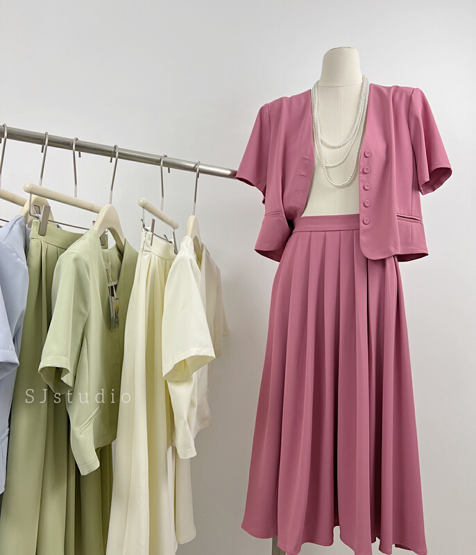 goods in stock! New in early summer! [rasion] V-neck single breasted short sleeved suit top + pleated casual skirt suit (suit only) 6111# LSL