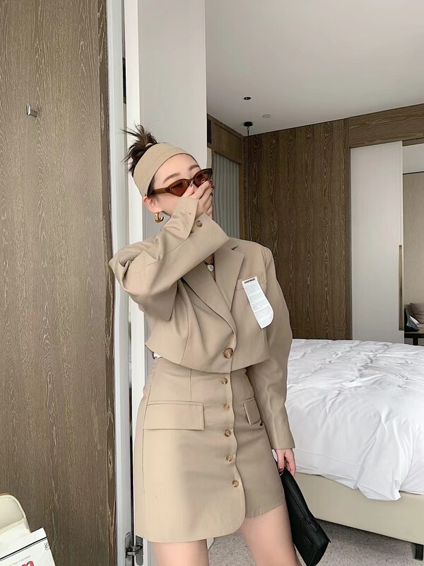 New year in early spring! [open] temperament short suit + slim skirt suit 8671# XYJ