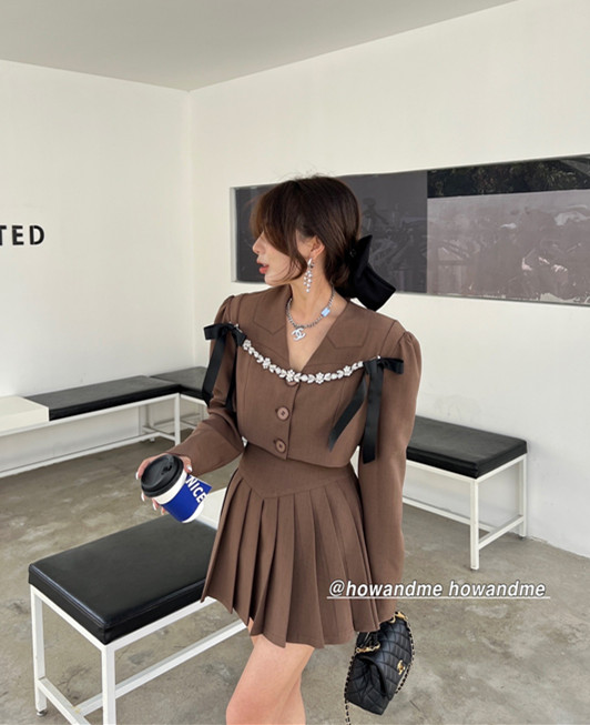 goods in stock! [how and me] Korean style suit + pleated slim skirt suit (with bow drill) 8150-1# LSL