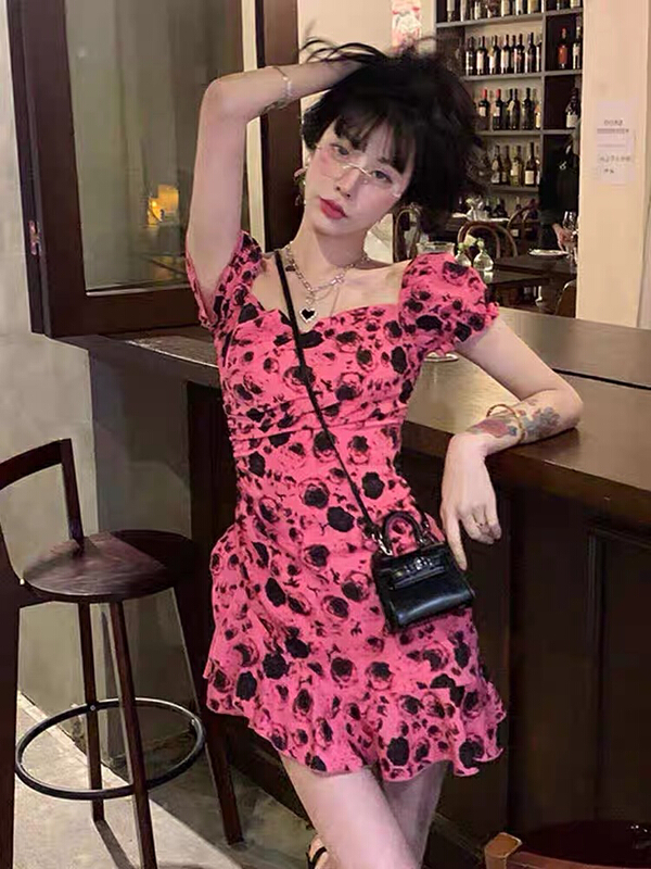 In early summer! [jun.t] French square neck dress with floral design 5896\pcz