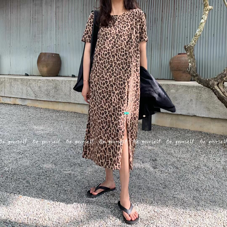 Original price 73.32! New in early summer! [be your self] Korean fashion leopard green label slit short sleeved dress (dress only) q66088# LSL