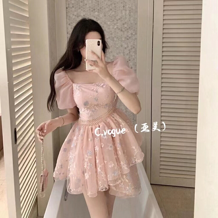 [c.vogue] French fairy light dress bubble sleeve irregular hem fluffy dress 2824# PCZ
