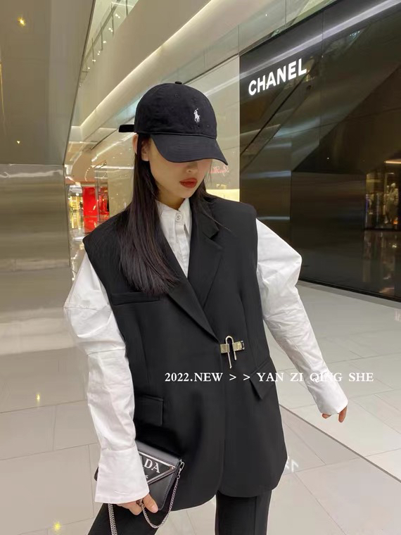 New year in early spring! [c.h.z] side buckle design loose and simple vest 78021# WTT