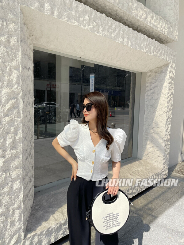 New in early summer! [c.x Chuxin] temperament small fragrance V-neck metal button blouse 9927# WTT