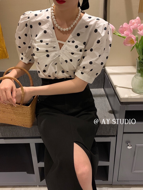 [ay studio] Korean V-neck versatile Polka Dot T-shirt 66860# zxx