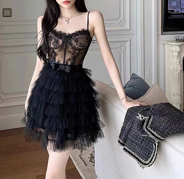 New in early summer! [pan] lace slim suspender Vest + temperament fluffy skirt suit 00373# PCZ
