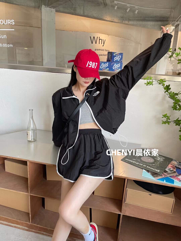 Live 95! [Chenyi] versatile sunscreen shirt + comfortable casual shorts two piece suit 1962# XYY