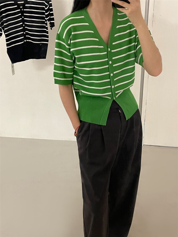 goods in stock! New in early summer! [clean space] Korean stripe versatile V-neck knitted cardigan 31198# CLS