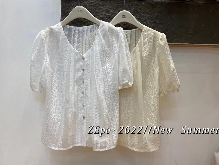 [Ze] V-neck button embroidery blouse 8586# L