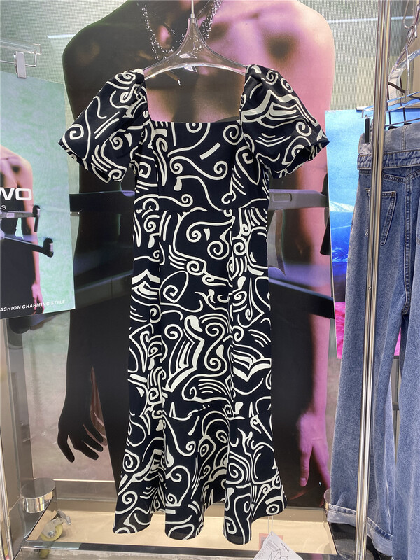 New in early summer! [D2] simple temperament square neck fishtail dress 2203098# CSX