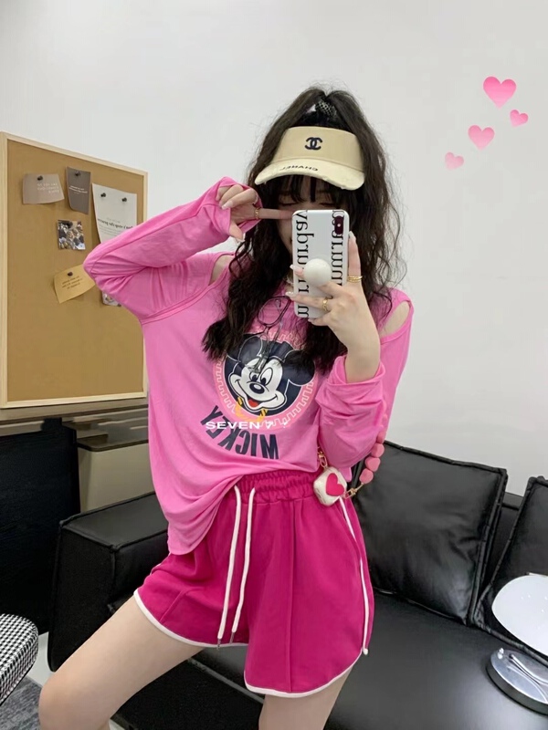 [Haimi] Korean version Mickey off shoulder sunscreen T-shirt + sports and leisure shorts two-piece suit 1868# WTT