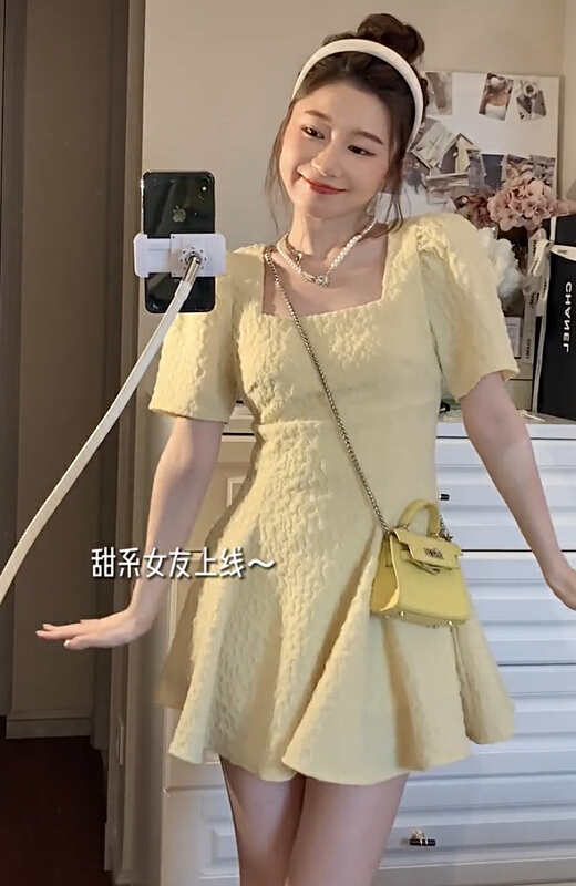 [y.jia Yijia] gentle aging square neck dress 8981# PCZ