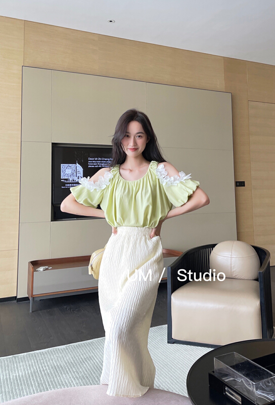New in early summer! [um micron] Korean Ladies petal off shoulder blouse 66300# hjy