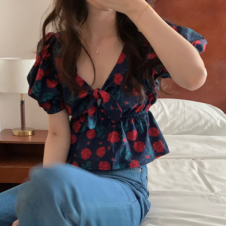 [timely rain] Korean style ins Vintage Design lace up bubble sleeve rose loose shirt 20500 # WPL
