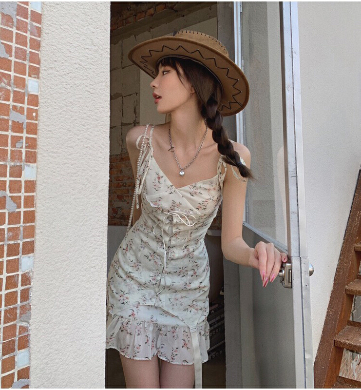 New year in early spring! [x · h studio] sweet, spicy, gentle, wind, hot girl, hip wrapped floral suspender dress 6596# ozq