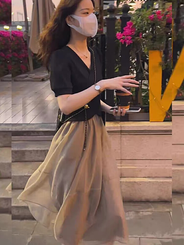 New in early summer! [JH] net red slim fit solid color short sleeves + slim and versatile skirt suit (only suit) 41309# PCZ