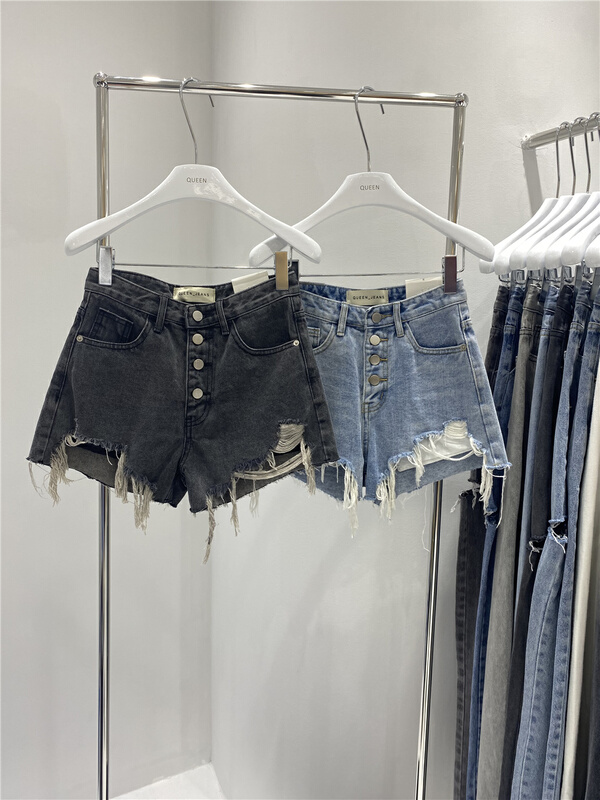 New in early summer! [queen1] high waist four button fashion denim shorts 581# ozq