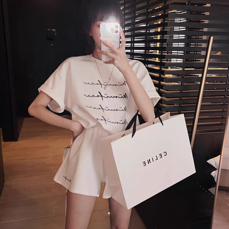 New in early summer! [x · h studio] butterfly lettered printed T-shirt + casual versatile Shorts Set 9093# ozq