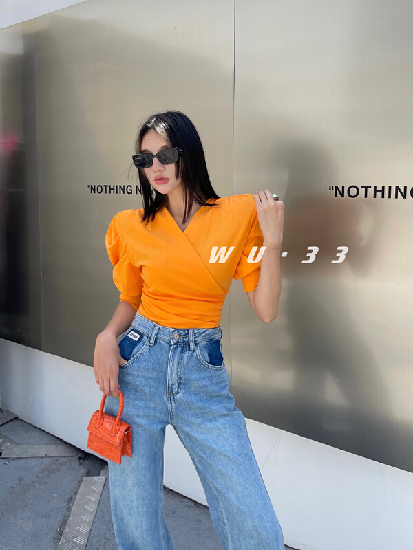 New in early summer! [Wu. 33] bubble sleeve slim shirt 22117# WTT