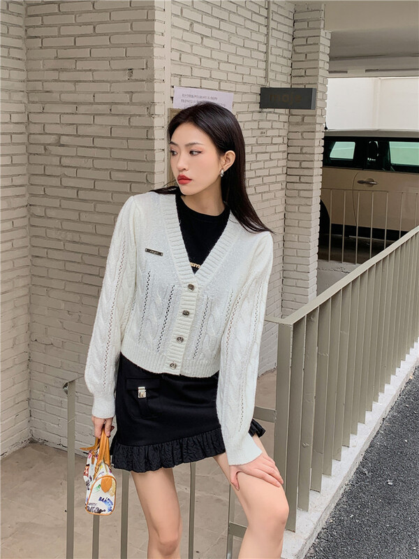 New year in early spring! [Yang lotus] French Solid Color Bubble Sleeve knitted cardigan s12155009# jhy