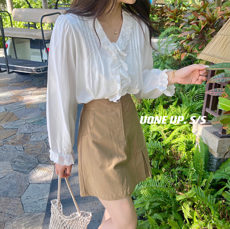 早春上新！【UONE】度假風花邊V領襯衫  98178#  LSL