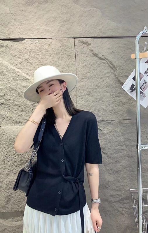 New in early summer! [Mi +] button versatile fashion knitted cardigan 2090# ozq