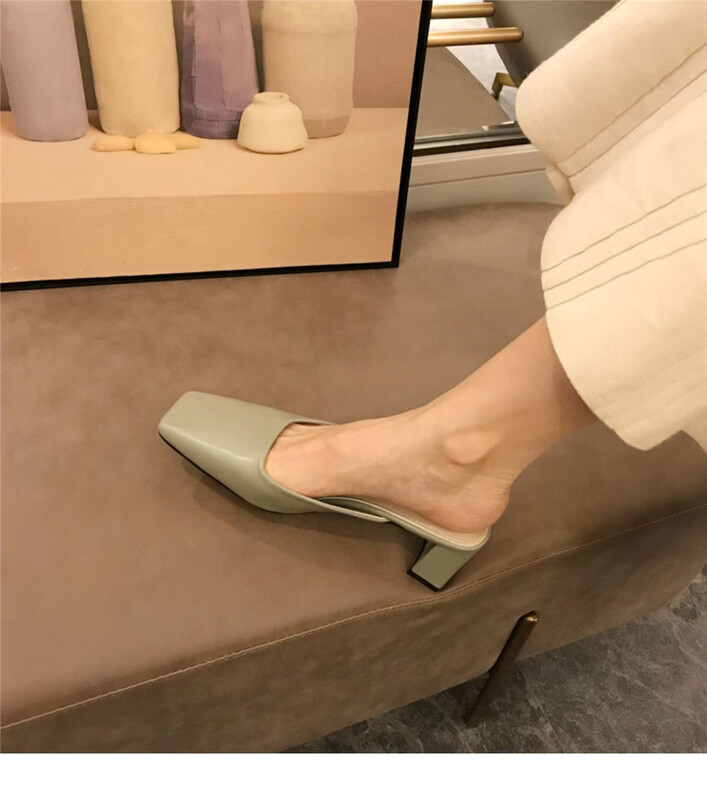 New year in early spring! [DS. Gift] square head fashion retro low flat heel shoes 5092# LSL
