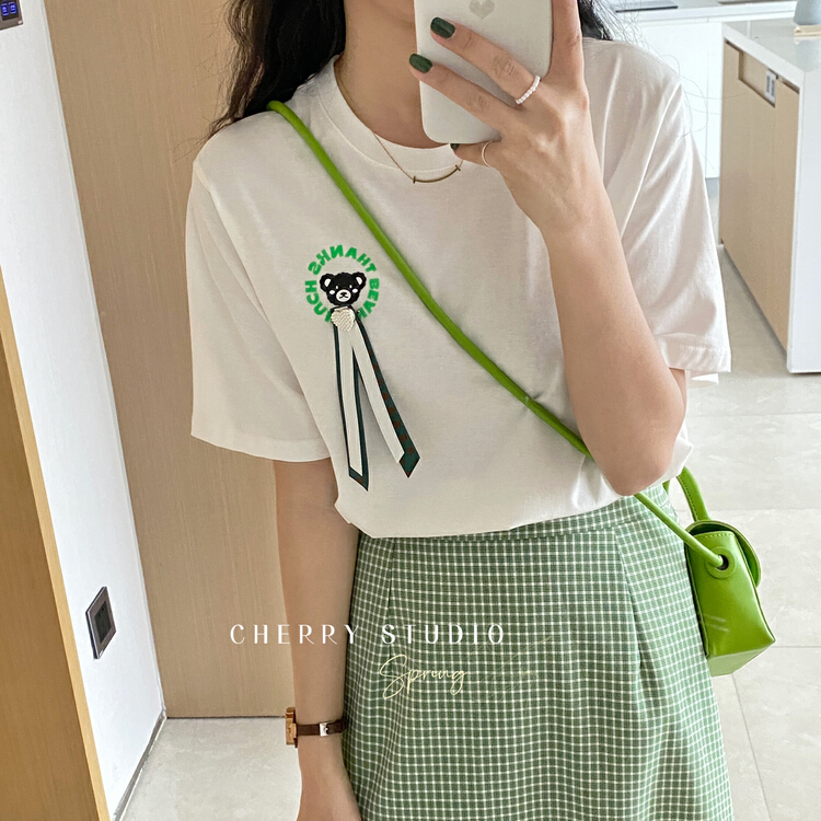 Original price 32.71! New year in early spring! [cherry studio] Korean small fresh decoration bear short sleeve T-shirt (with Brooch) (T-shirt only) 5002# HBx