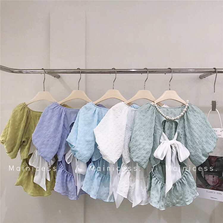 New in early summer! [mainicess] gentle wind, hollowed out bow tie blouse after aging 3095# CLS