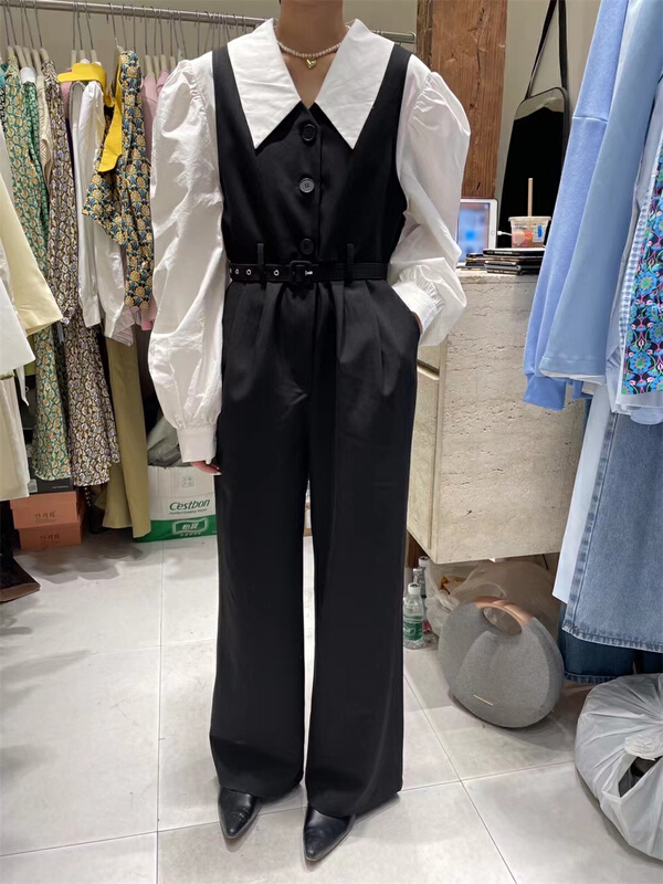 New year in early spring! [dream fly] simple bubble sleeve shirt + Korean style sleeveless Jumpsuit (with belt) 61109# XJ