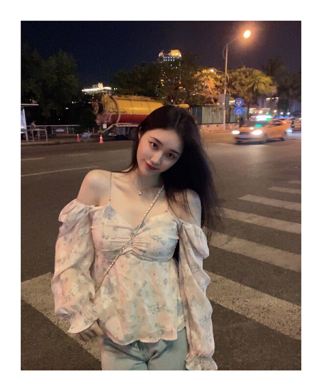 [x · h studio] broken Flower Chiffon chain sling off shoulder horn sleeve Slim Fit Shirt 6437# ozq